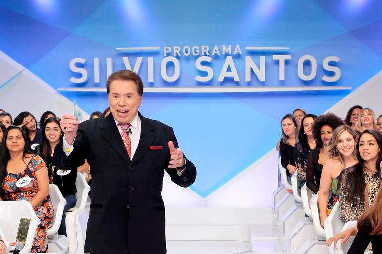 Silvio Santos recebe Danilo Gentili e Rachel Sheherazade