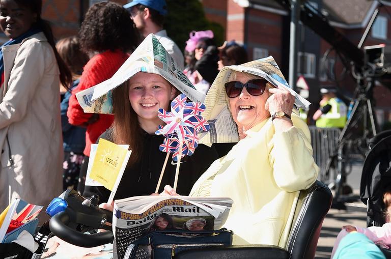 Fãs se aglomeram para acompanhar o casamento de Harry e Meghan