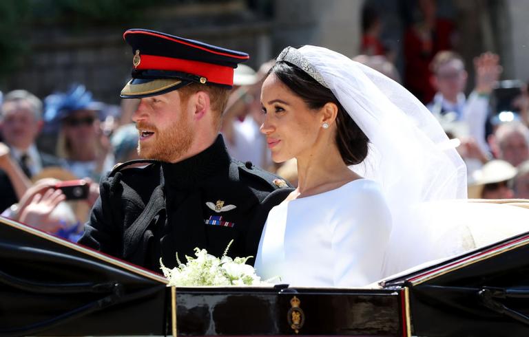 Meghan Markle e príncipe Harry estão oficialmente casados