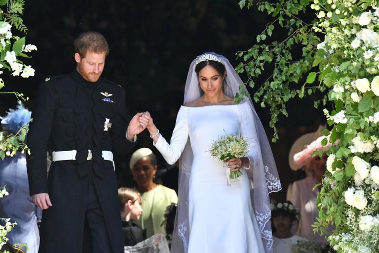 Meghan Markle e príncipe Harry estão oficialmente casados