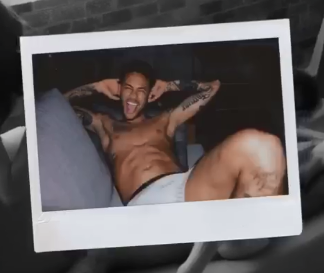 Bruna Marquezine fotografa Neymar Jr. só de cueca