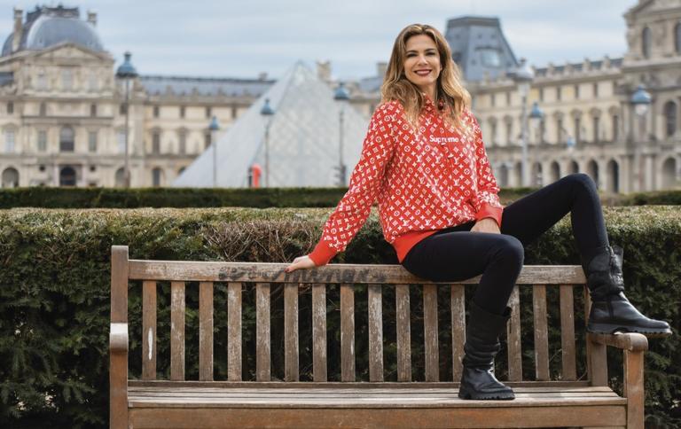 Luciana Gimenez em Paris, na França