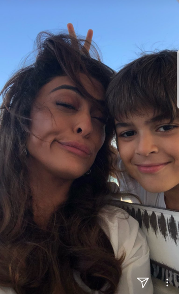 Juliana Paes em fotos divertidas com a família