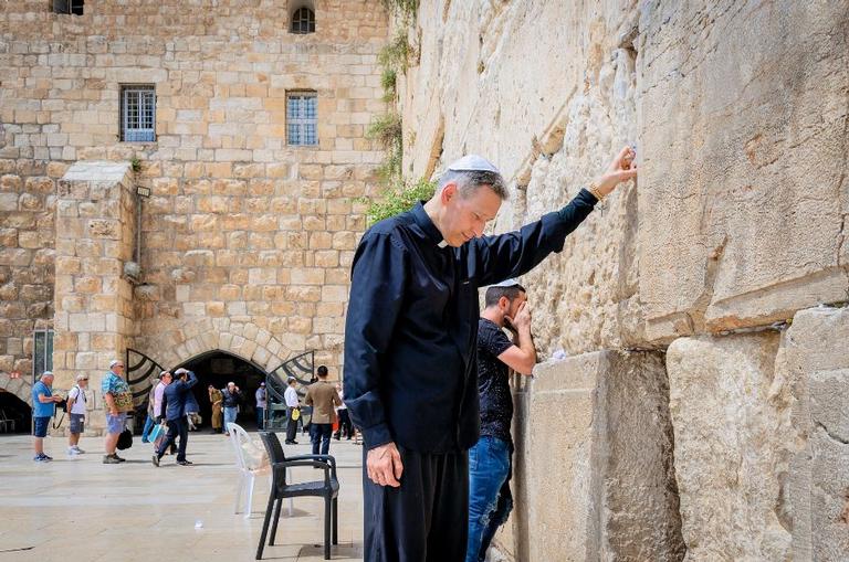 Padre Marcelo Rossi visita Jerusalém