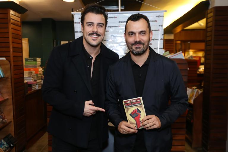 Noite de autógrafos do livro 'Novo poder: Democracia e tecnologia'