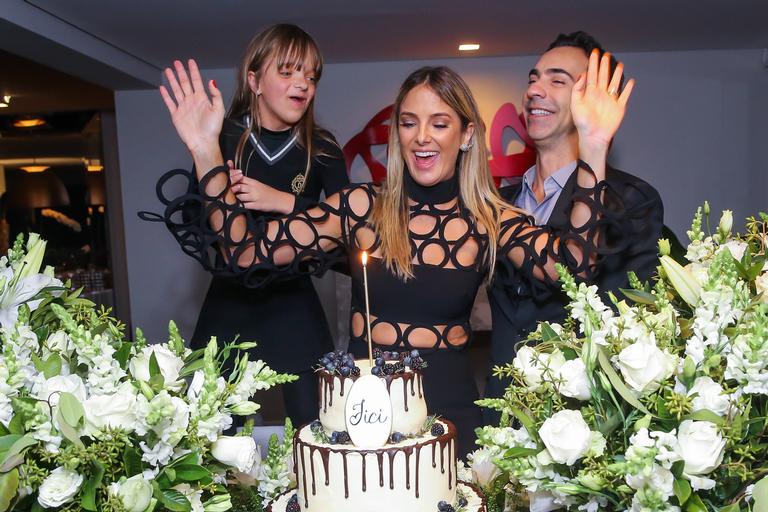 Ticiane Pinheiro comemora aniversário de 42 anos