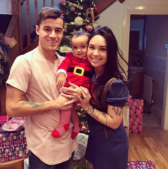 Philippe Coutinho, a filha, Maria Coutinho e a esposa, Aine Coutinho