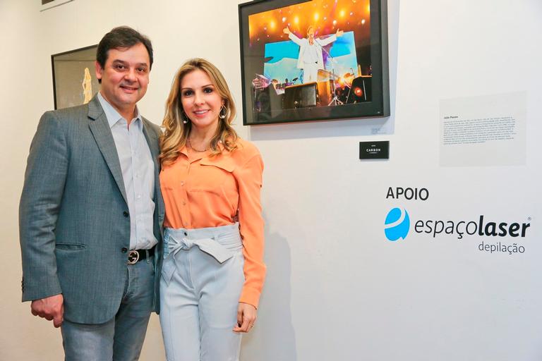 VIPs conferem abertura da exposição Nossos Olhares em Alphaville