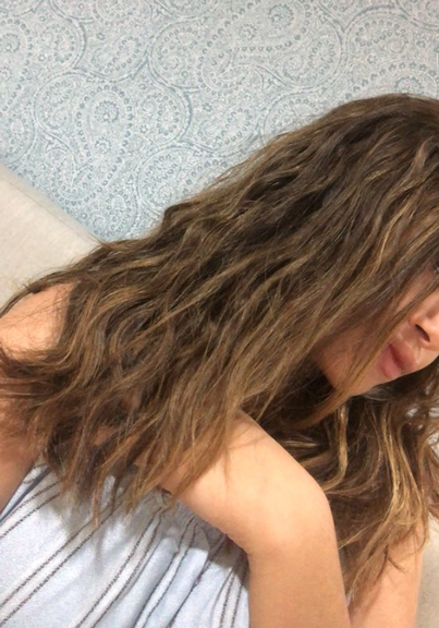 Maisa Silva exibe cabelo natural