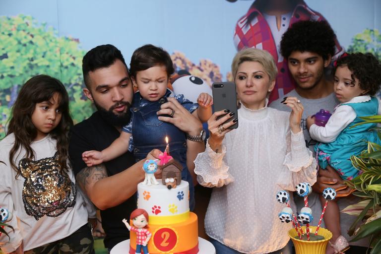 Antonia Fontenelle e Jonathan celebram os 2 anos do filho