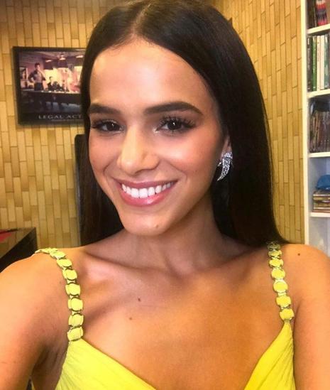 Bruna Marquezine e Neymar Jr. roubam a cena em casamento