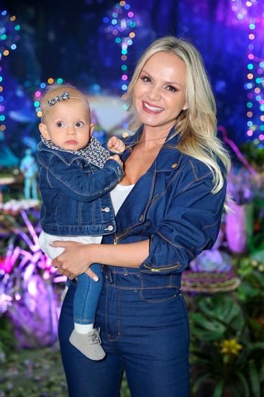 Eliana celebra aniversário de Arthur em São Paulo