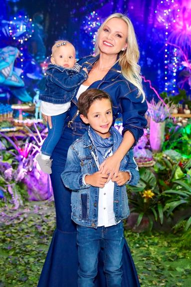 Eliana celebra aniversário de Arthur em São Paulo