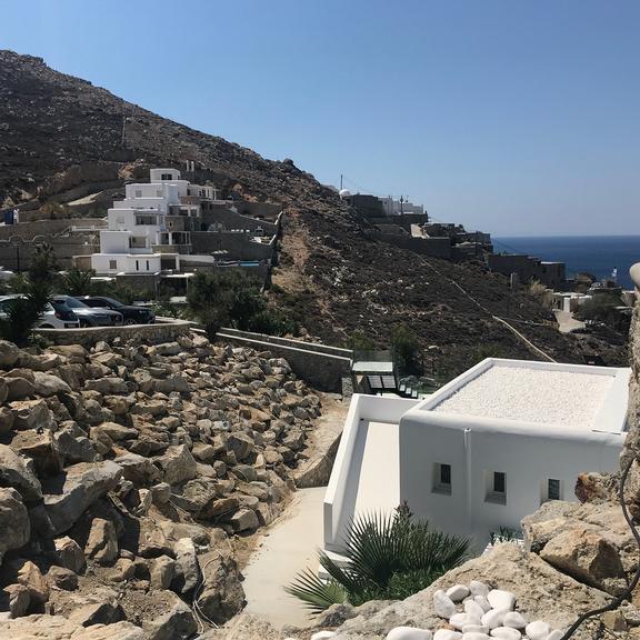 Nadine Gonçalves curte férias em Mykonos, na Grécia