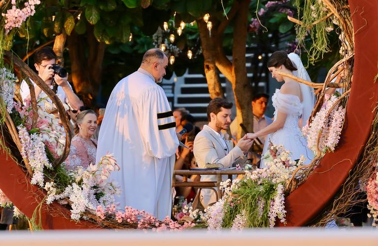 Casamento Camila Queiroz e Klebber Toledo 