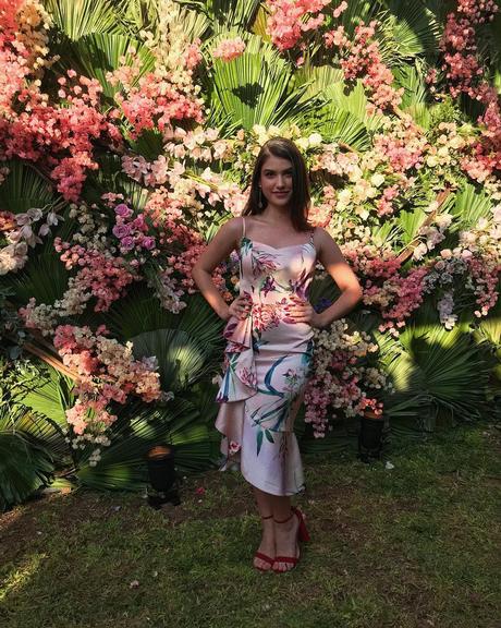 Looks dos famosos no casamento de Camila Queiroz e Klebber Toledo