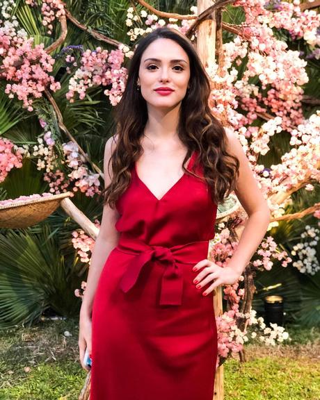 Looks dos famosos no casamento de Camila Queiroz e Klebber Toledo