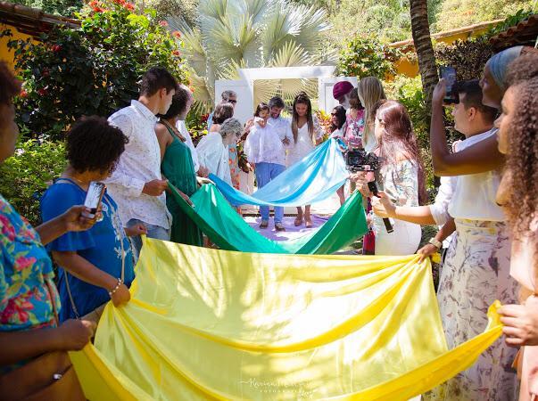 Juliana Alves comemora batismo de Yolanda