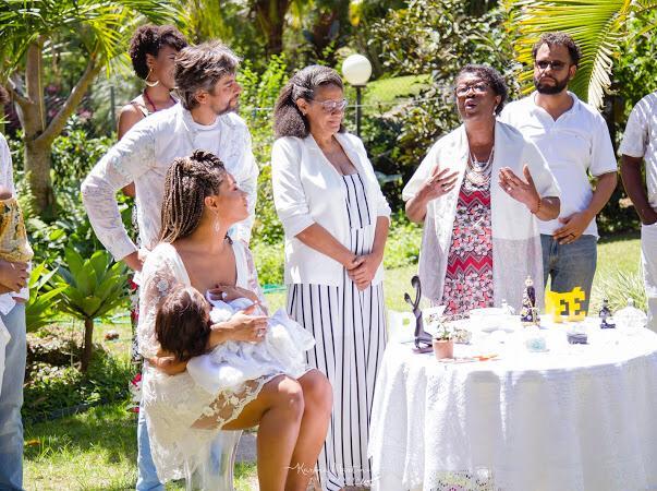 Juliana Alves comemora batismo de Yolanda