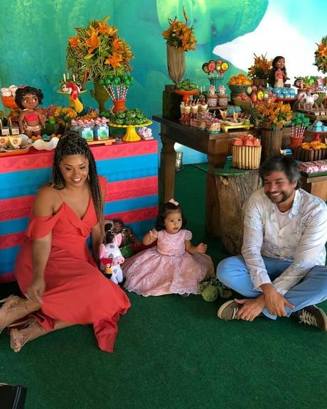 Juliana Alves faz festão de aniversário para filha, Yolanda