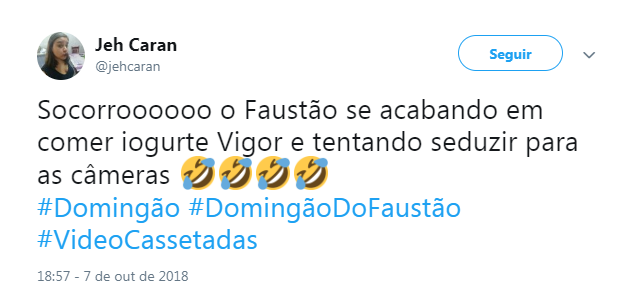 Faustão quebra protocolo e come iogurte durante o 'Domingão'