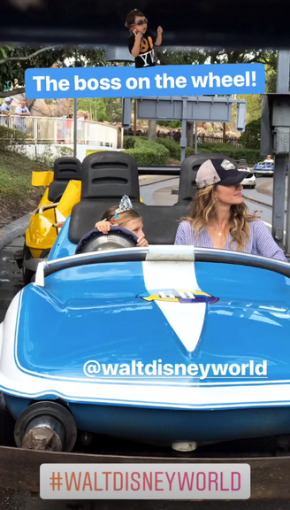 De férias, Gisele encanta ao dividir momento com os filhos