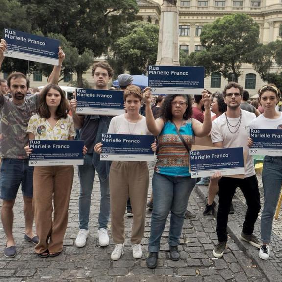 Famosos levam os filhos em ato político no Rio de Janeiro