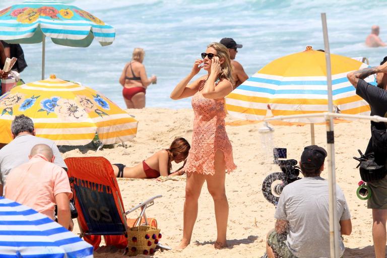 Luana Piovani curte dia de praia