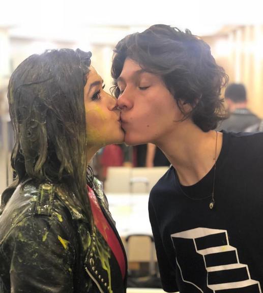 Maisa Silva comemora um ano de namoro com Nicholas Ashiro