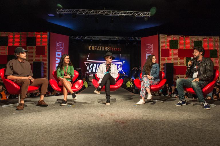 Equipe de Shippados no painel sobre a série na CCXP 2018