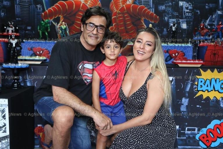 Luciano Szafir e Luhanna Melloni celebraram os cinco anos de David