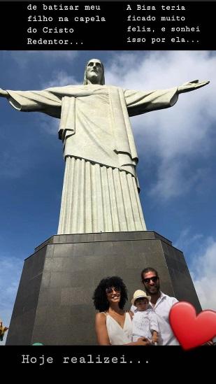 Sheron Menezzes batiza Benjamin dentro do Cristo Redentor