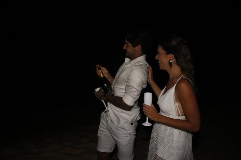 Rebeca Abravanel e Alexandre Pato em Trancoso