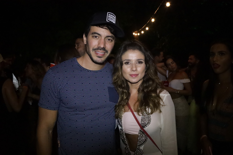 Festa de Paulinho Vilhena e Manu Gavassi agita famosos