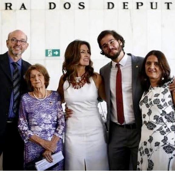 Fátima Bernardes prestigia posse de Túlio Gadêlha como deputado 