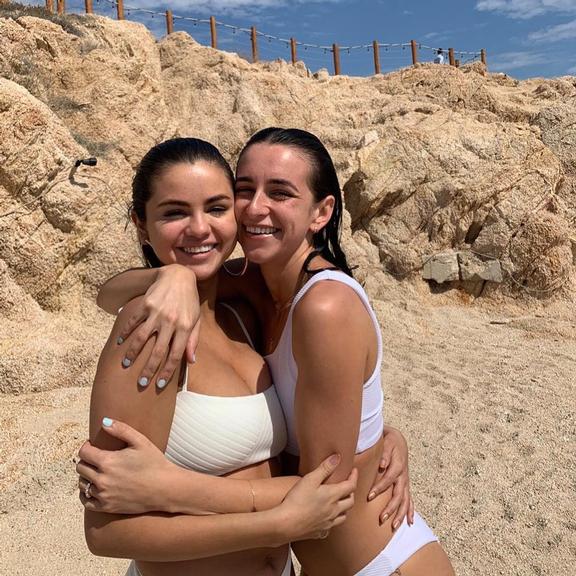 selena-gomez-momento-intimo-amigas