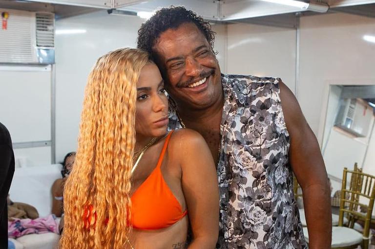 Anitta surpreende com fotos dos bastidores do novo clipe 'Bola Rebola': Veja!