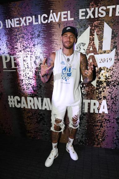 Neymar Jr. curte Carnaval de Salvador