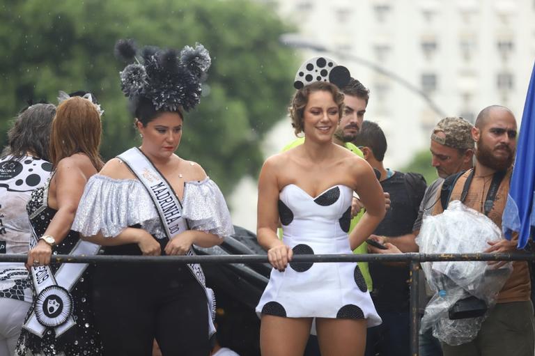 Paolla Oliveira, Emanuelle Araújo, Leandra Leal e Maria Rita agitam bloco mais antigo do Rio