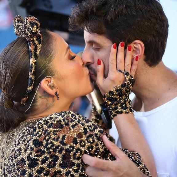 Grávida, Claudia Leitte comemora aniversário de casamento com esposo: ''12 anos bem vividos!''