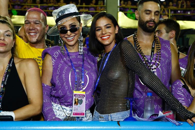 Bruna Marquezine na Marquês de Sapucaí