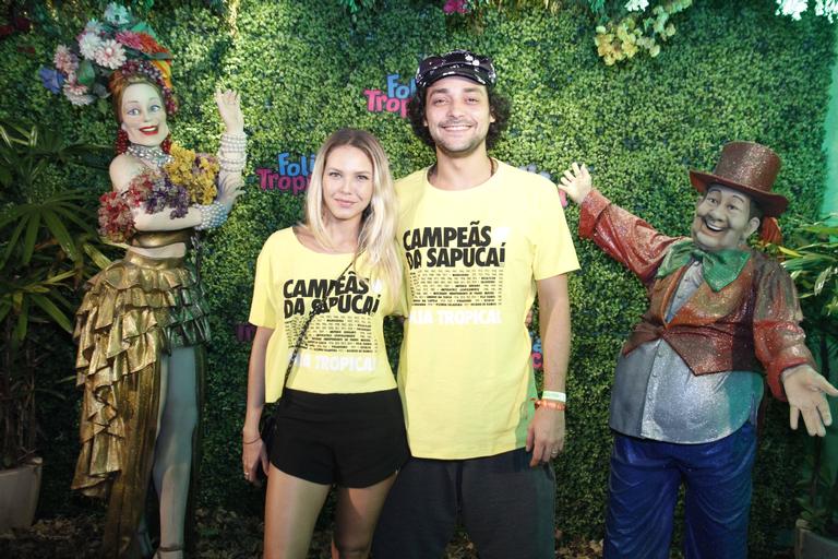 Famosos no camarote Folia Tropical