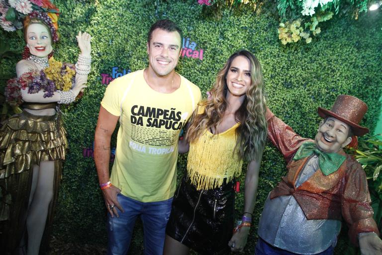 Famosos no camarote Folia Tropical