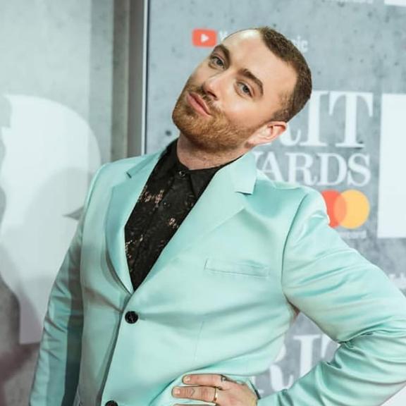 Em entrevista reveladora, Sam Smith admite ser não binário: ''Nem homem, nem mulher''