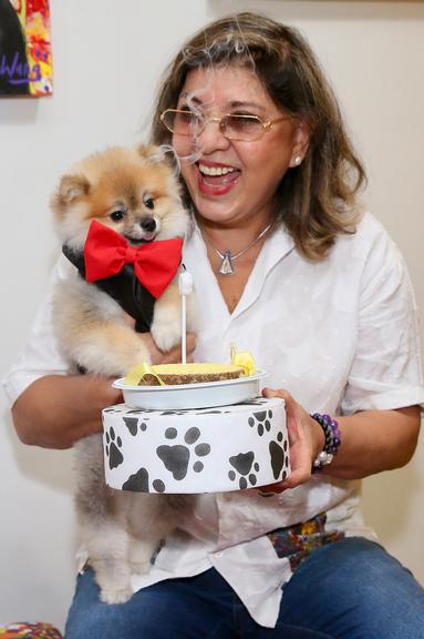 Roberta Miranda celebra aniversário do seu cãozinho com festa luxuosa