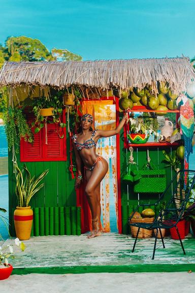 Se joga nessa 'Brisa'! IZA lança videoclipe de novo single todo trabalhado na vibe tropical