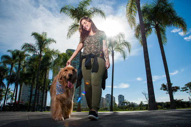 Bruna Unzueta passeando com o seu querido Afonso usando o GOwalk Evolution Ultra