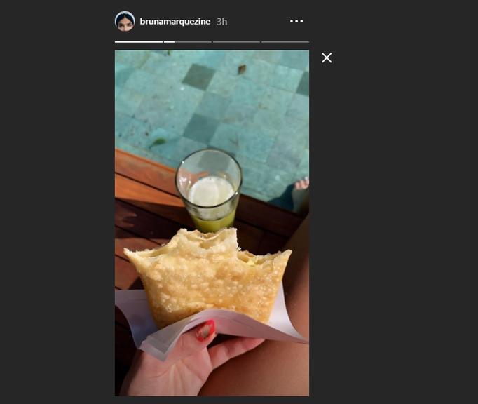 Bruna Marquezine fura a dieta com pastel e ovo frito