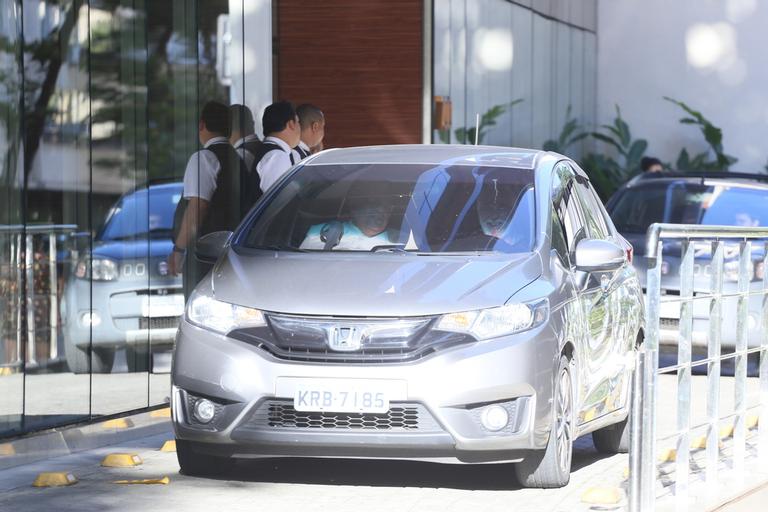 Padre Jorjão visita família Huck no Hospital