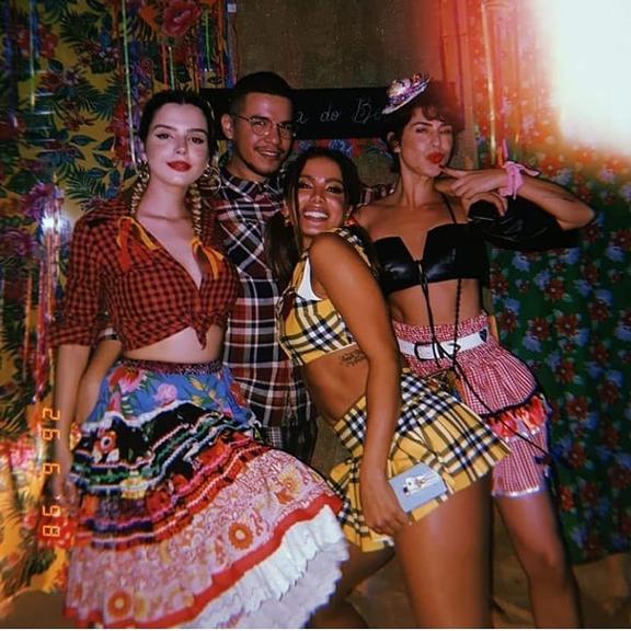 Festa junina na casa de Anitta